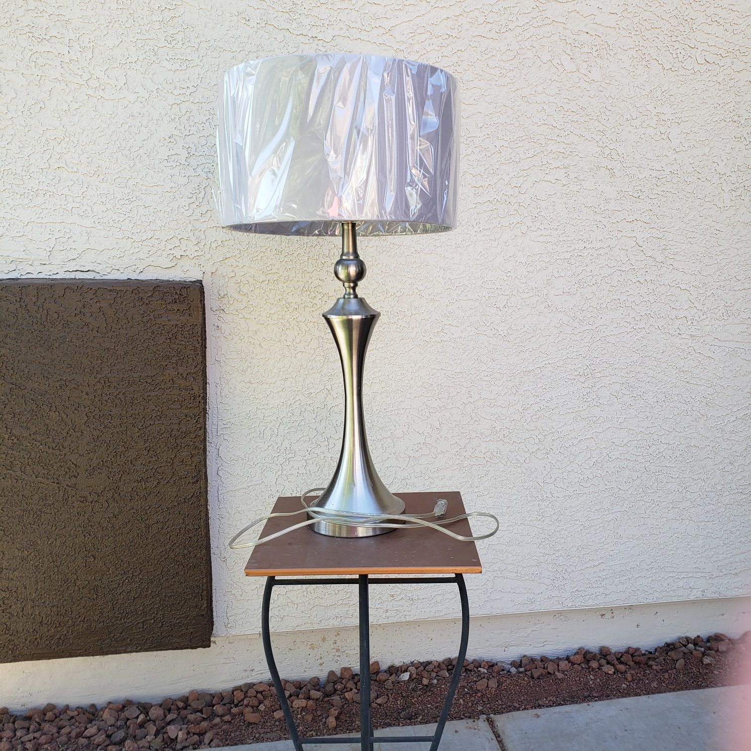 Table lamp