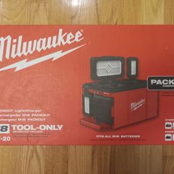 Milwaukee M18 Packout Light Charger 