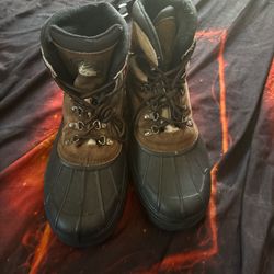 Brown and black winter boots #winterboots