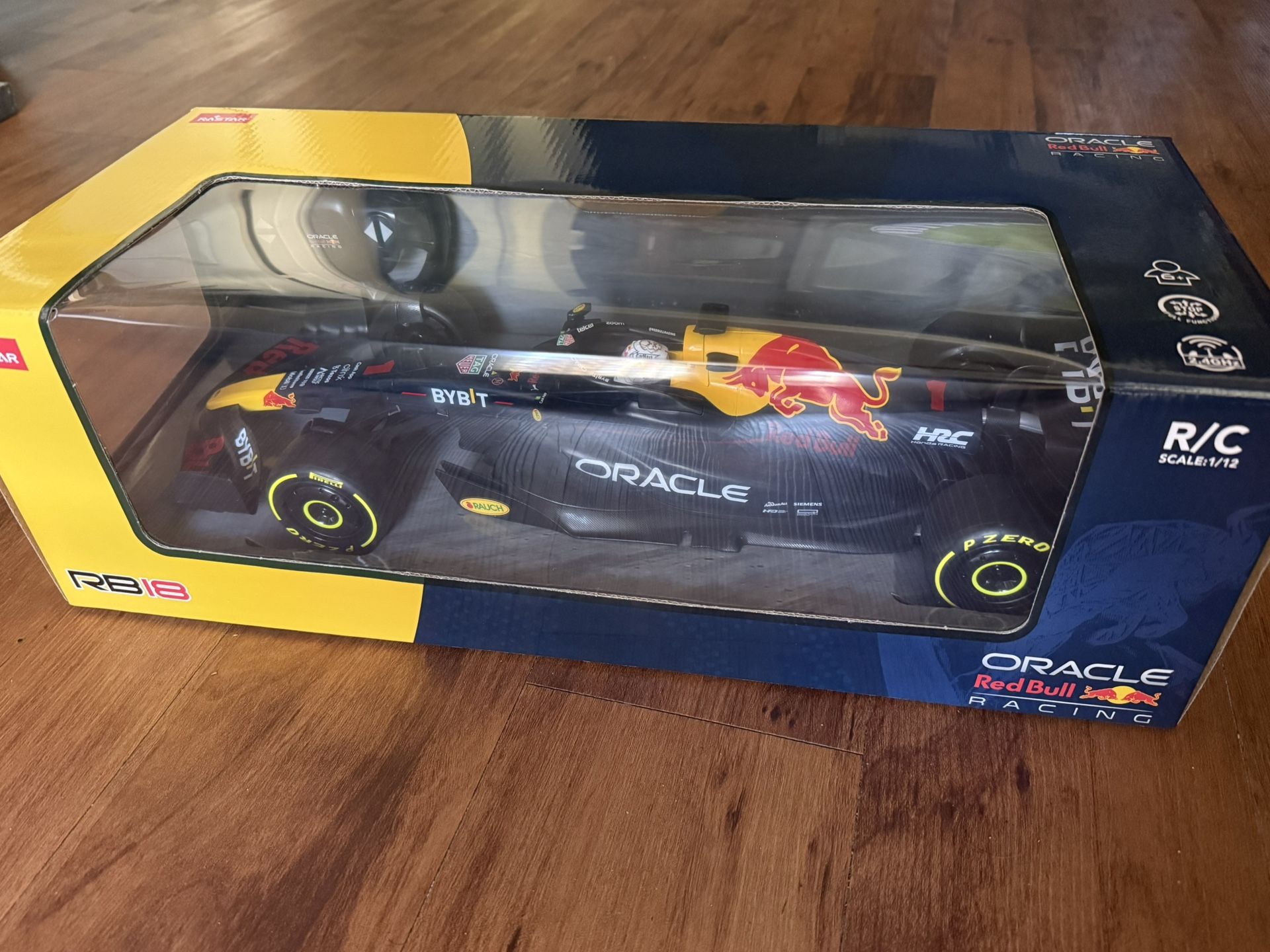 Max Verstappen, Redbull RC Car (1:12 Scale) 