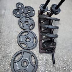 Fitness Gear 300 Pound Weight Lifting Set.  Great Shape.  Great Deal.