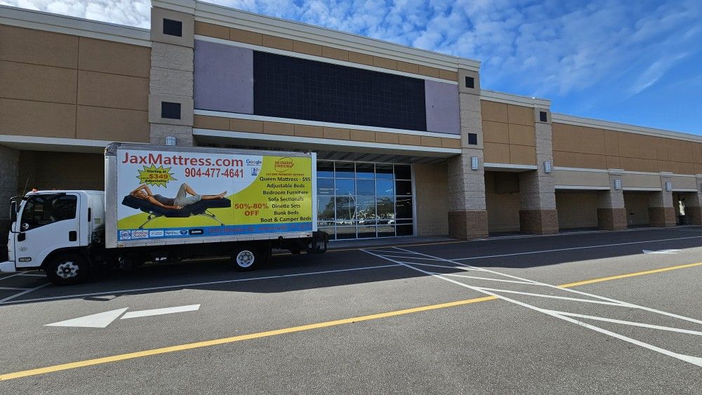 GG Diamond Mirrored Console New In Box Free delivery