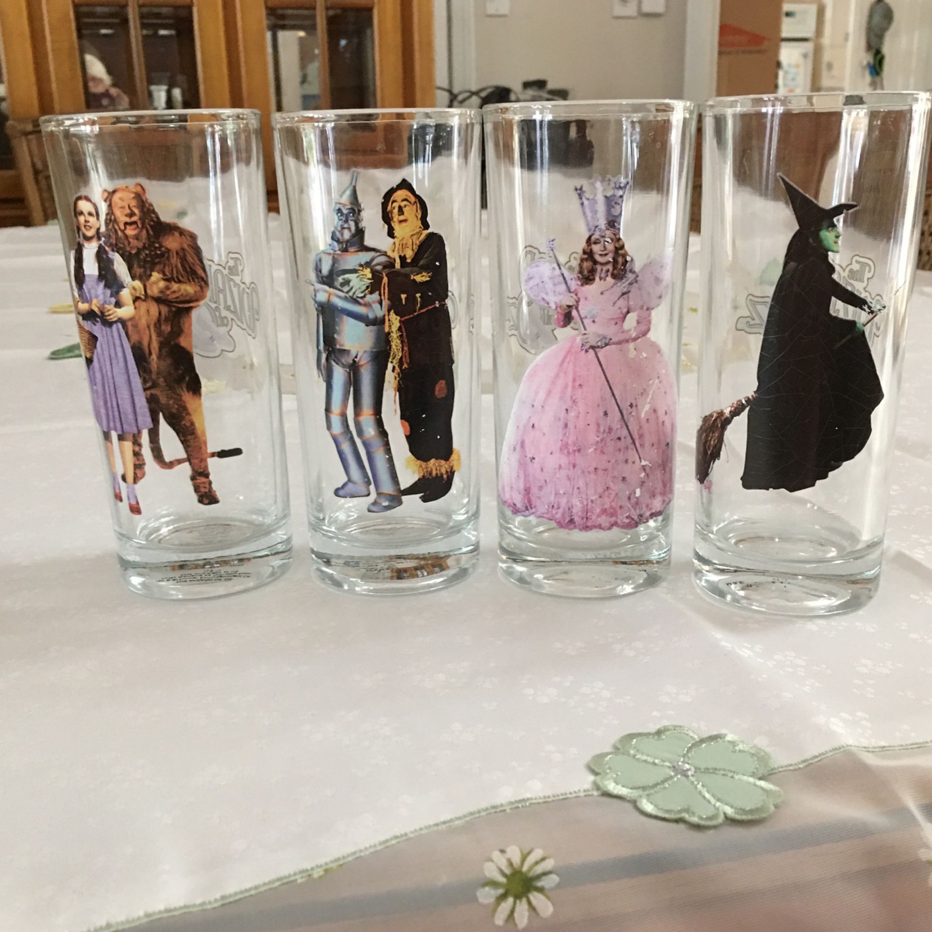 Wizard Of Oz Collection Of 4 10 Oz New Never Used Drinking Glasses