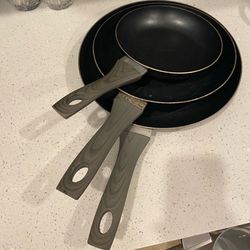 3 frying pan set