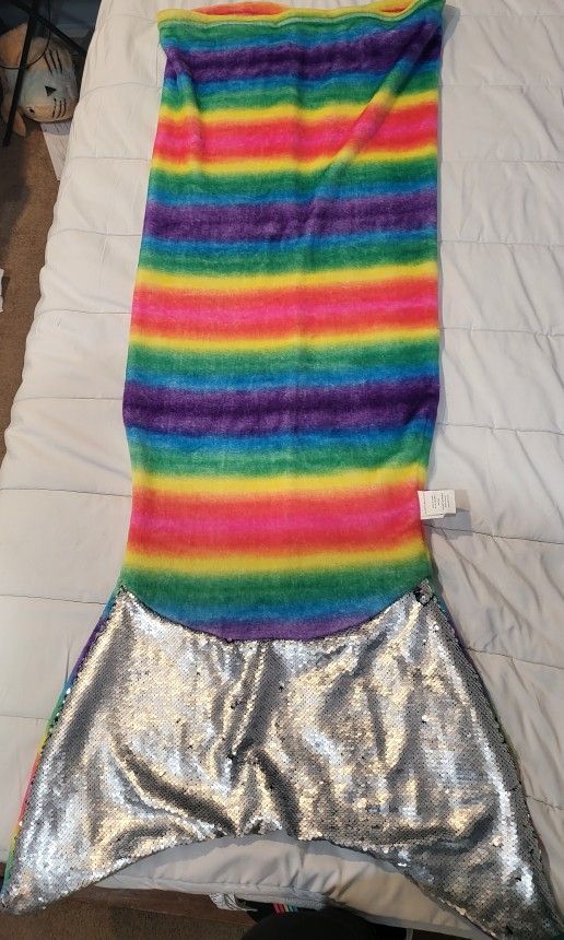 Ombre Mermaid Tail Blanket