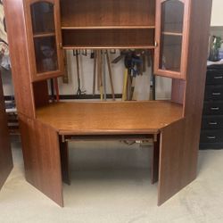 Office Corner Desk With Upper Hutch And Keypad Tray