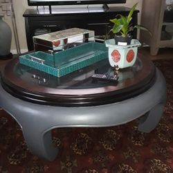 Gorgeous Coffee Table.  No Smoking Or Pet Home.