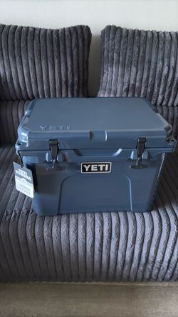 Yeti Tundra 35 Hard Cooler – Blue