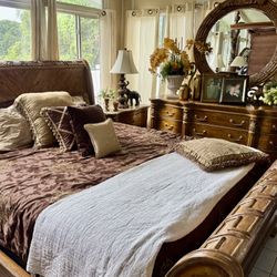King Size Solid Wood Sleigh Bedroom Set – 5 Pieces