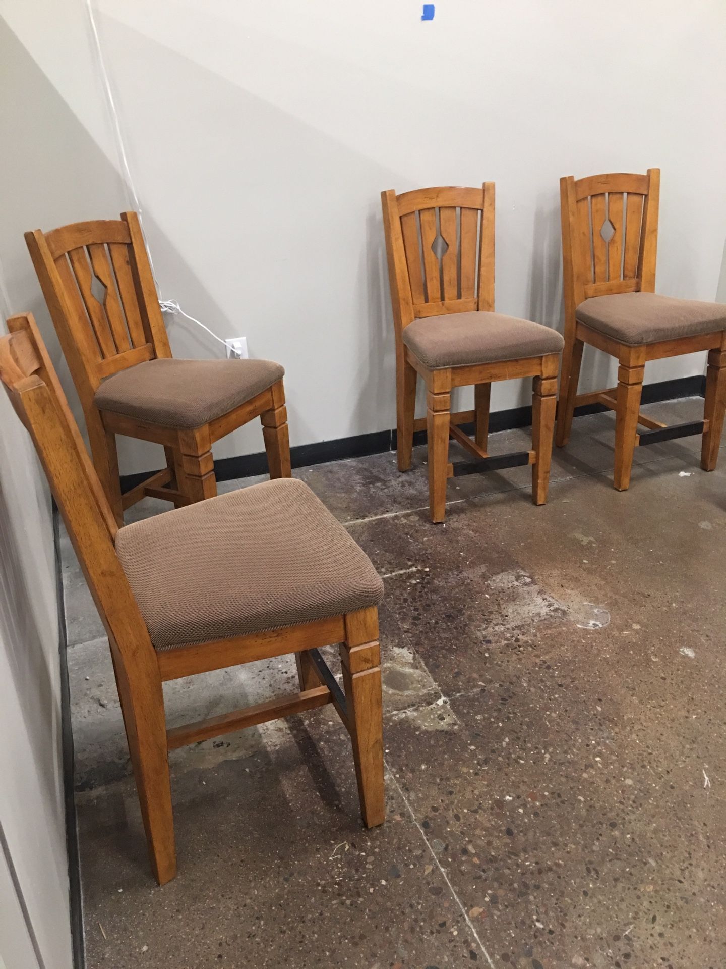 Set of 4 bar stools