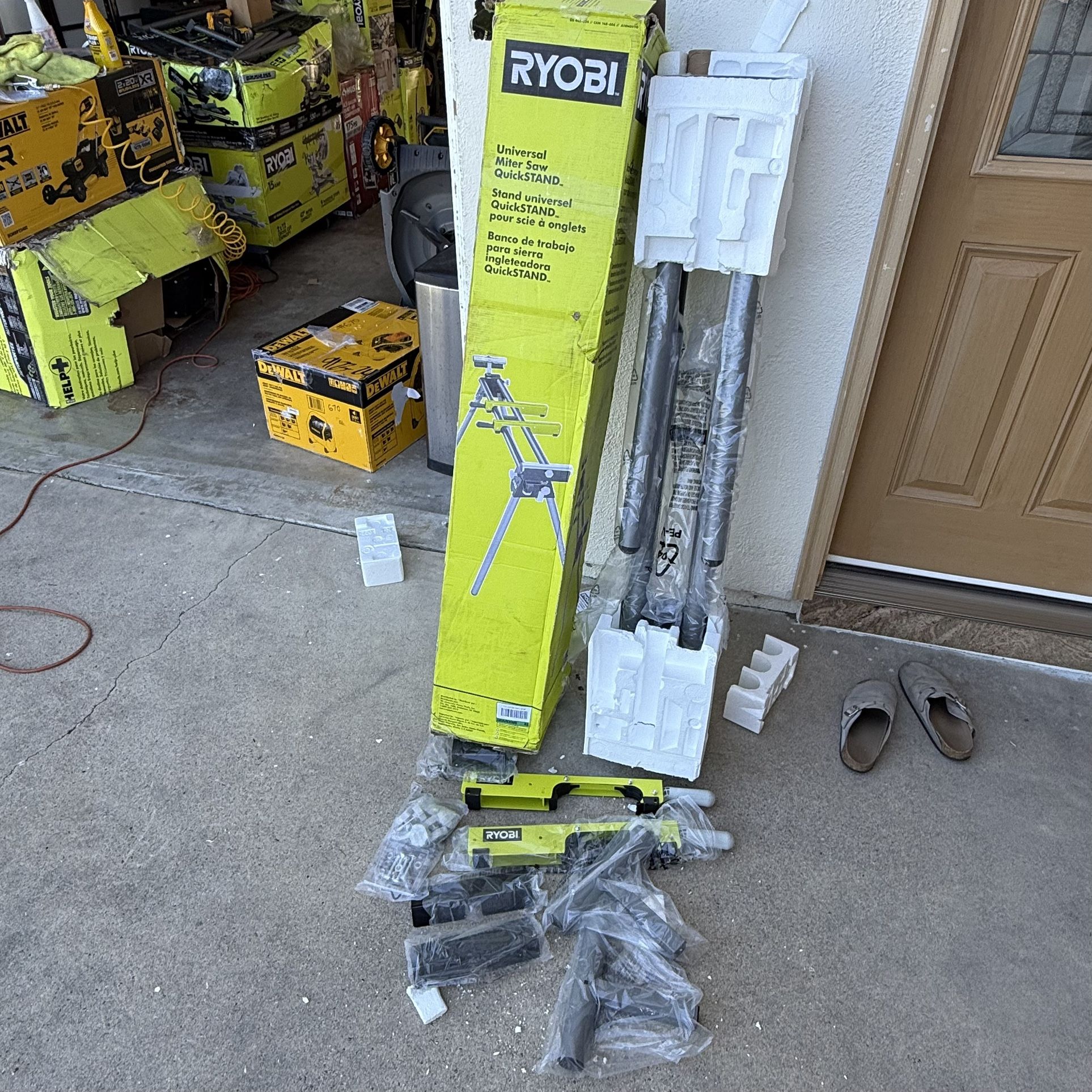 RYOBI Foldable Miter Saw QUICKSTAND