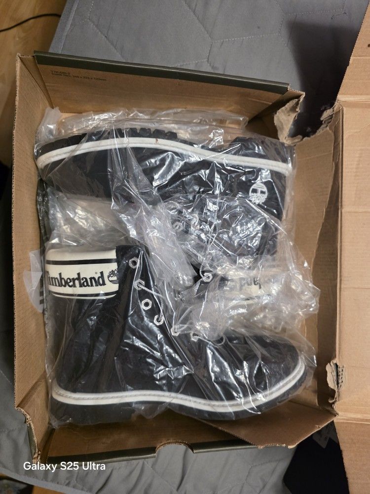 8.5 Women Timberland Boots