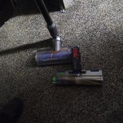 Cordless Dyson With Extra Attachment