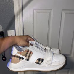 Burberry Sneakers 