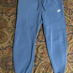 Nike Tech Pants (old Gen)