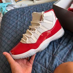 Jordan 11 cherry’s Size 10 For Men 