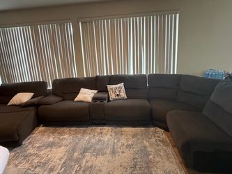 Reclining sectional couch