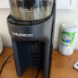 Baby Brezza Pro Advanced Baby Formula Dispenser 