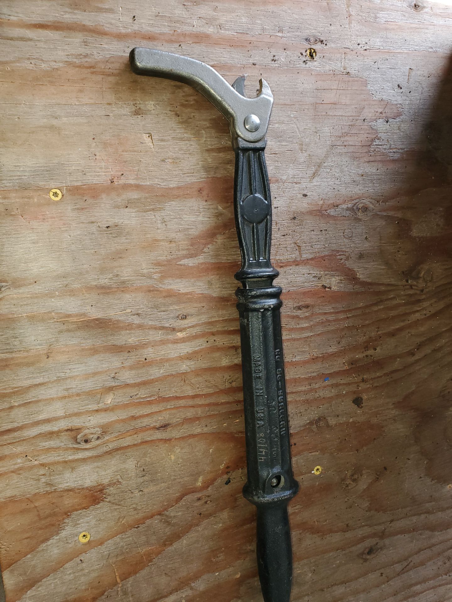 Vintage/Antique crescent No 56 suregrip cast iron nail puller, USA