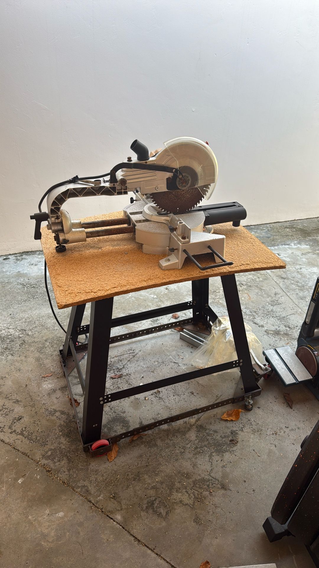 Perfectly Functioning Saw And A Ryobi Sander