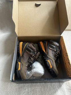 New 511 hiking boots men’s size 5 