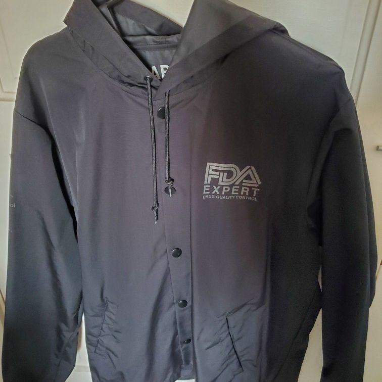 Black Hooded Windbreaker w/ Reflective Print Sleeves (Mens Large)