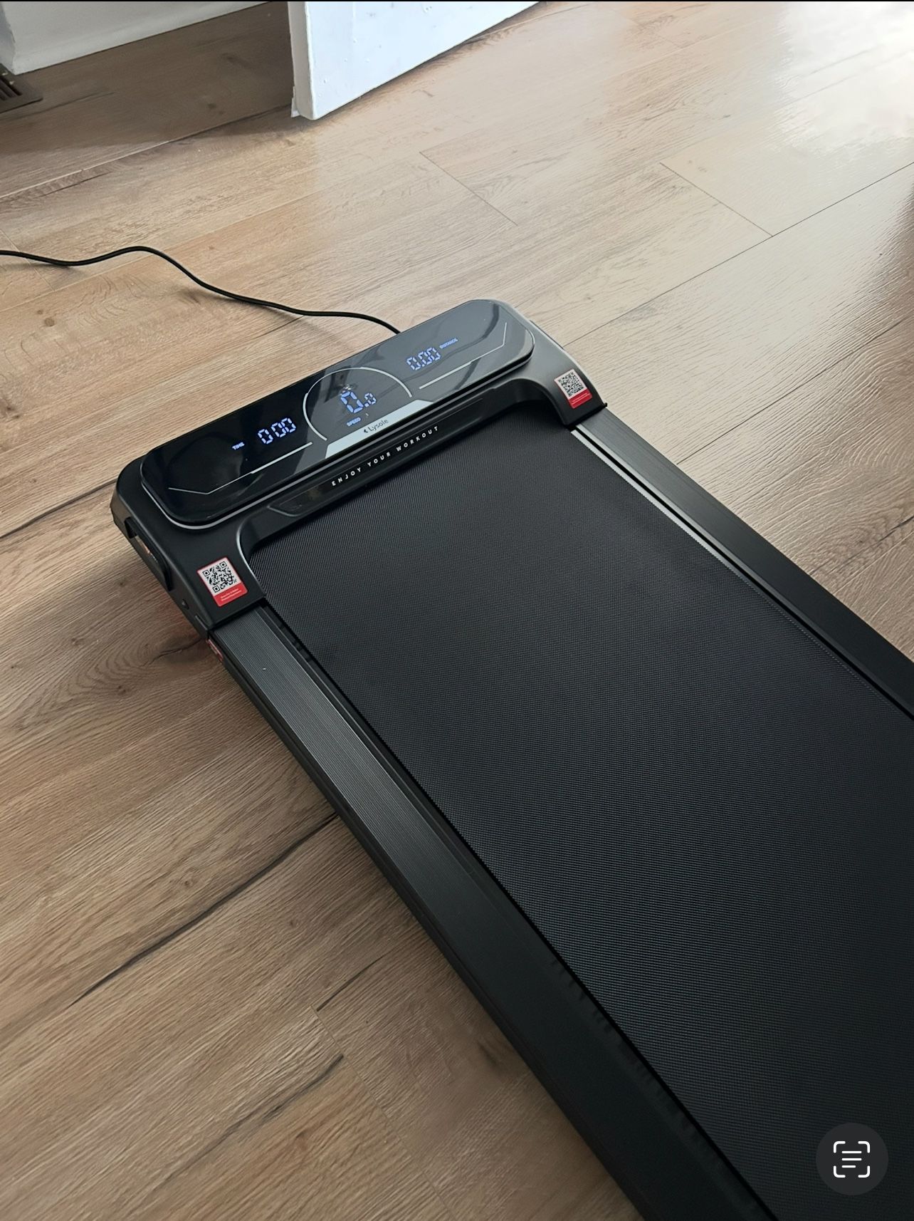 Walking Pad ( Practically New)