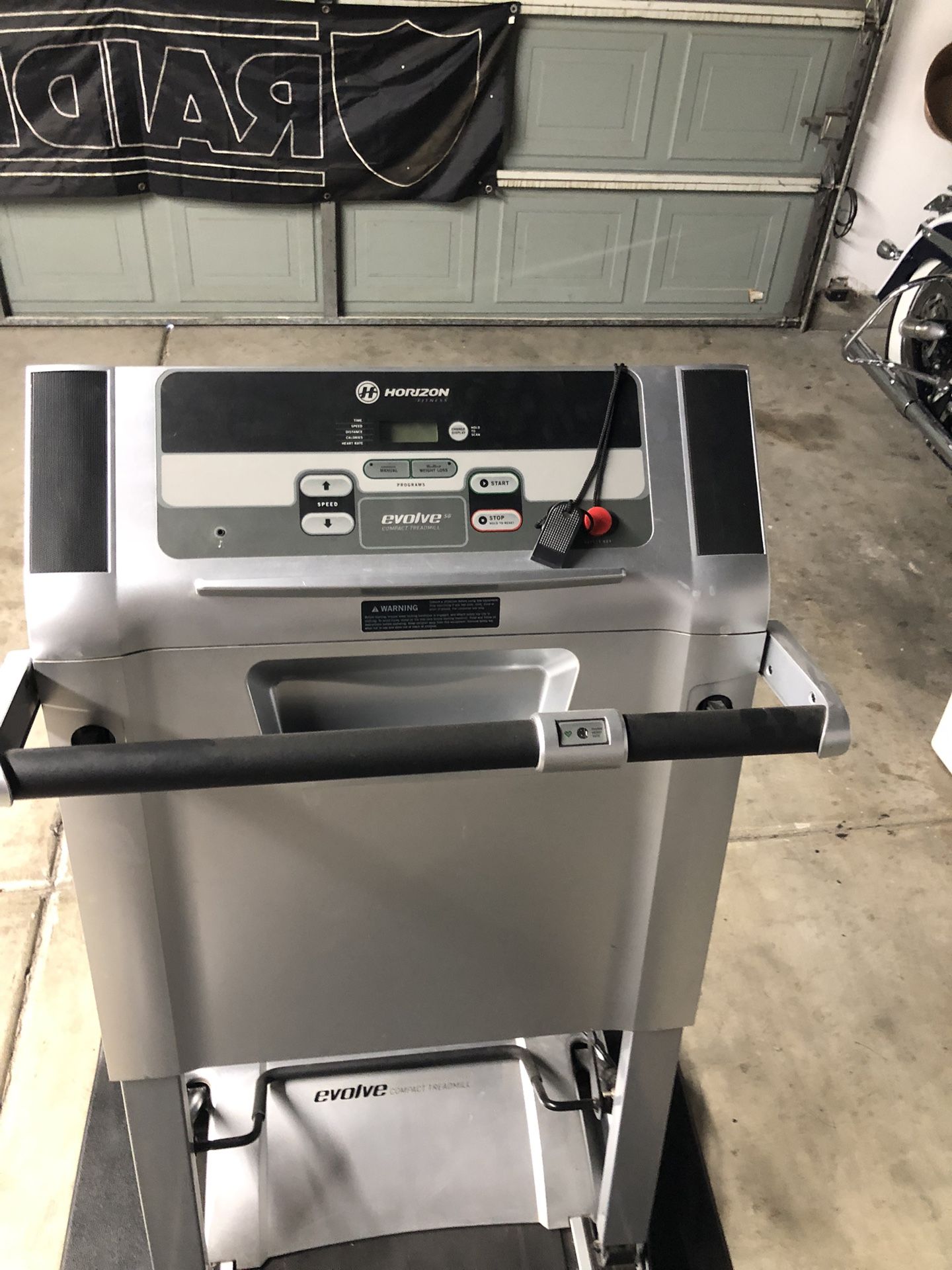Horizon Evolve SG Treadmill for Sale in Pumpkin Center CA OfferUp