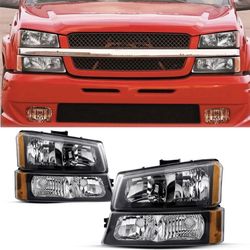 New In Box 4 Piece Headlamps For Silverado 2003 to 2006. Fits 1500, 2500 and 3500. Also fits Chevy Avalanche 2003 to 2006.