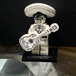 LEGO disney ernesto de la cruz