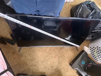 Flat Screen TV with Stand ~40 Inch