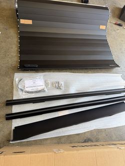 Retrax 80870 PRO MX Aluminum Tonneau Cover for 2024-2025 Toyota Tacoma 5' Short Bed