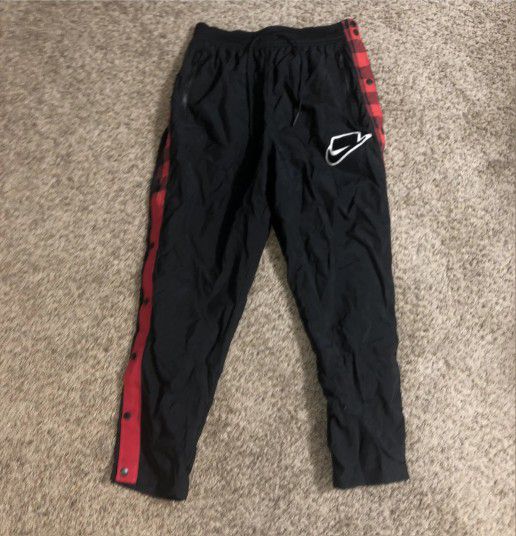 New Nike Pants Men's Size Large Windbreaker Woven Wind Joggers Black Red Plaid Tearaway $120  