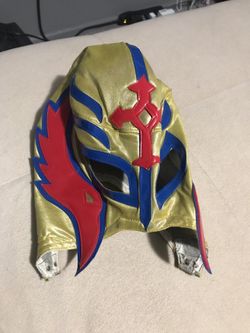 WWE Rey Mysterio mask