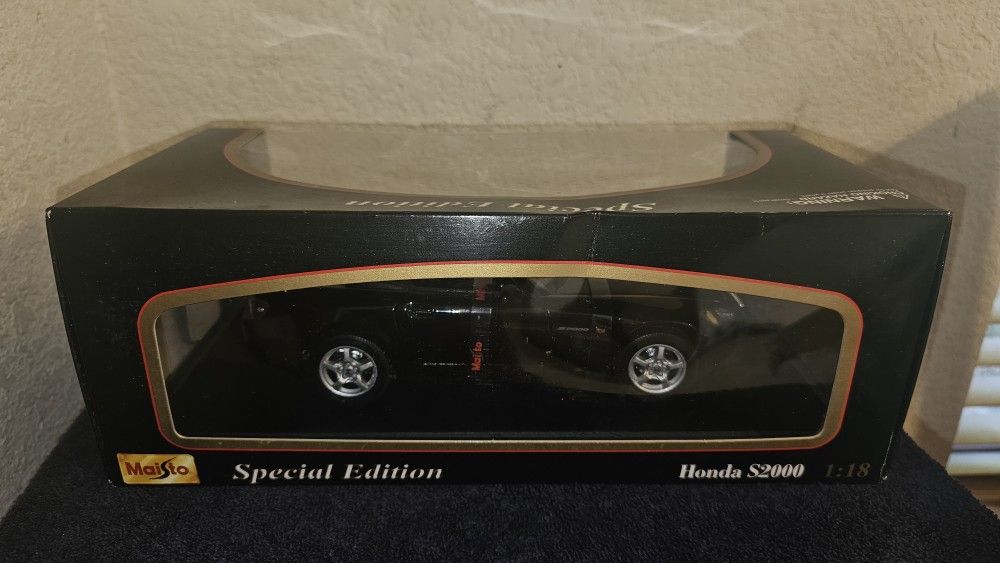 Honda S2000 Berlina Black Maisto Diecast 1:18 Model Car - Still