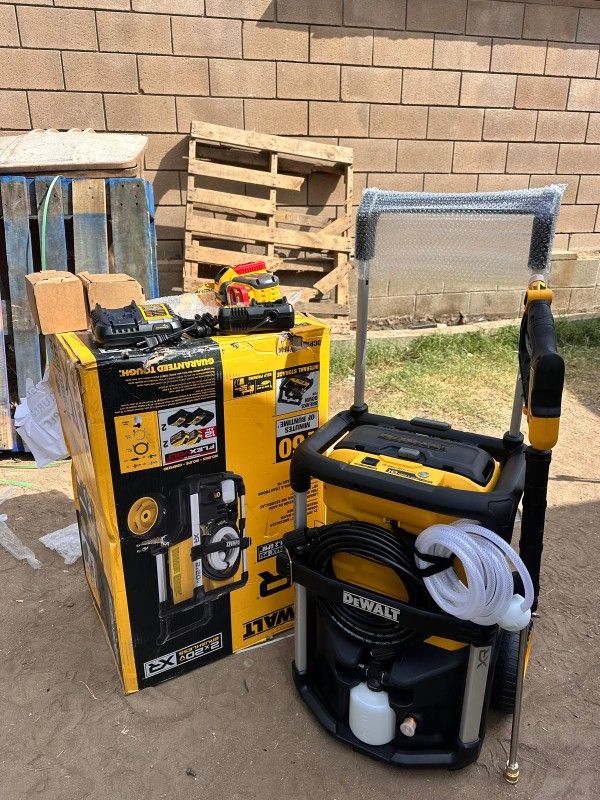 DEWALT
20V MAX 1600 PSI 1.2 GPM Cold Water Cordless Pressure Washer
Kit with (2) FLEXVOLT 12 Ah Batteries and (2) Chargers