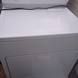 Gas dryer Kenmore heavy duty in good condition