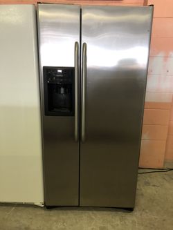 33” Wide Stainless Side by Side Refrigerator