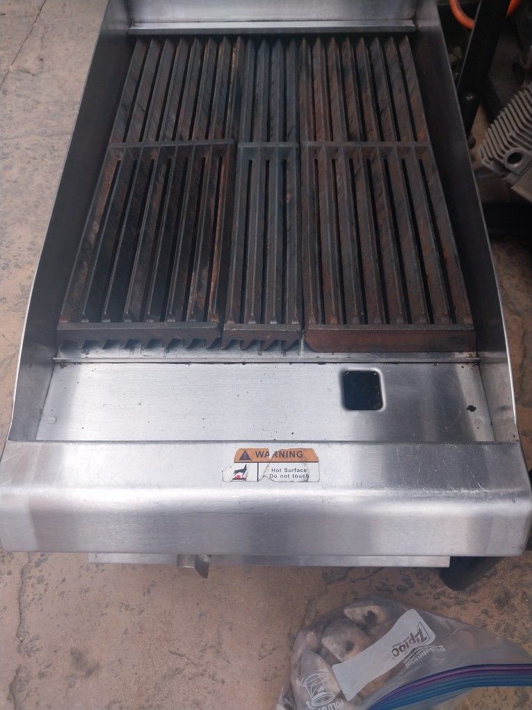 15" CPG COMMERCIAL GRILL USED IN GOOD CONDITION