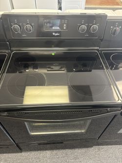 NICE BLACK WHIRLPOOL STOVE OVEN