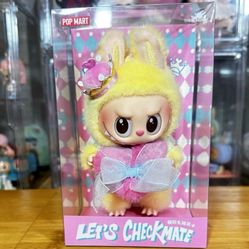 LABUBU QUEEN THE MONSTERS Let’s Checkmate Series-Vinyl Plush Hanging Card