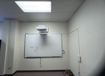 Projector / Smart Board