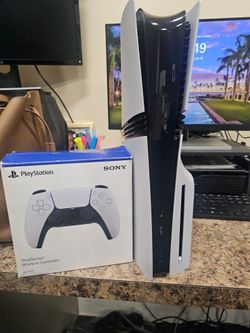 PLAYSTATION PRO BUNDLE - READ THE DESCRIPTION