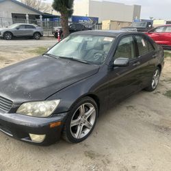 2001 Lexus IS