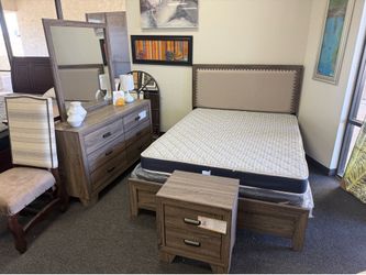 Queen 4 piece bedroom set