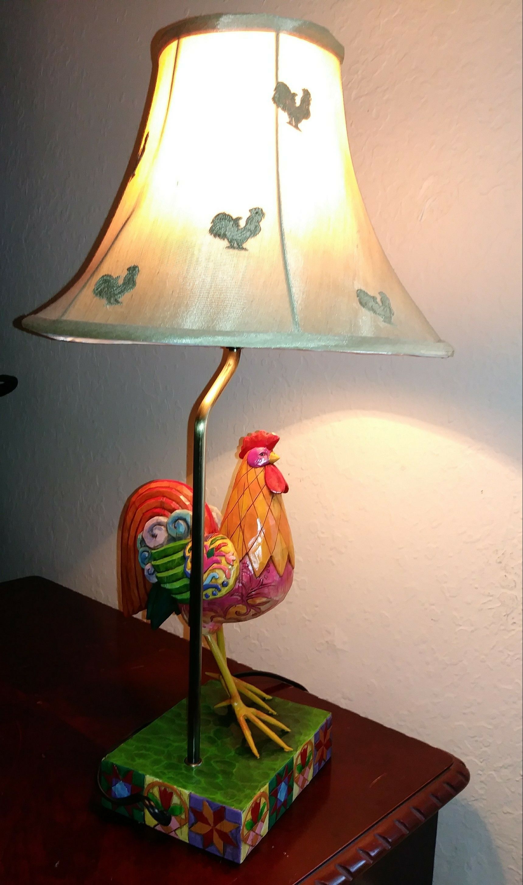 JIM SHORE ROOSTER LAMP WITH ORIGINAL SHADE REDUCED PRICE TEMPORARILY