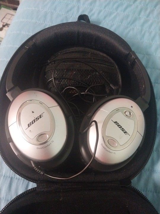 Bose headphones Quiet Comfort 15 Great Condition