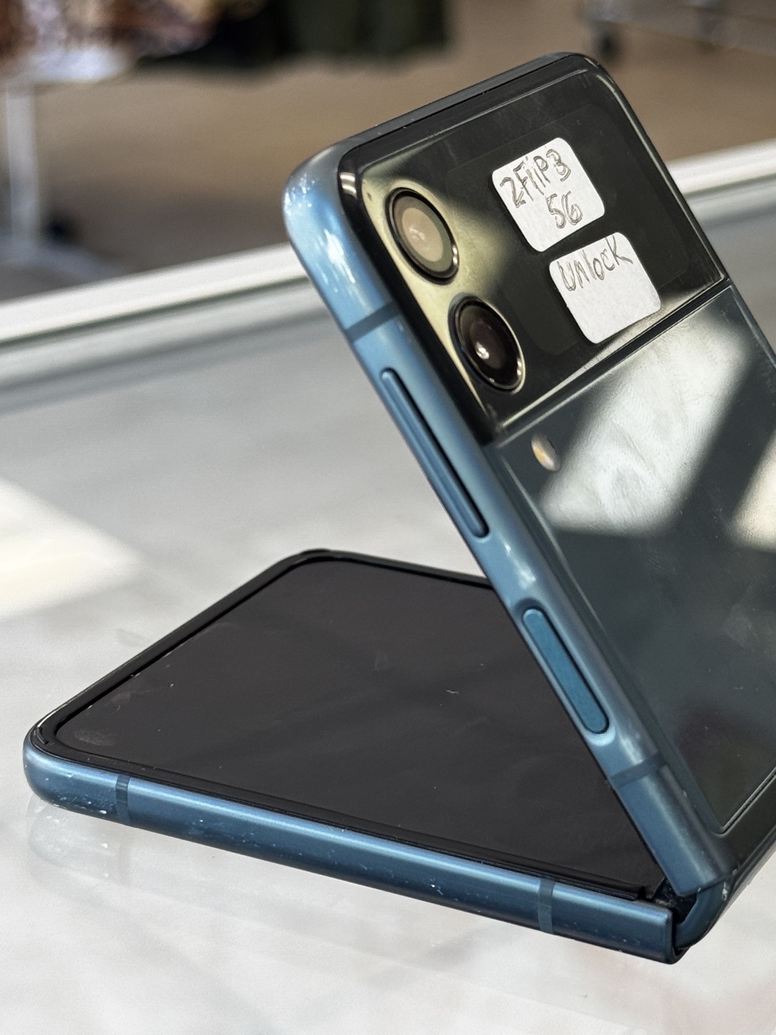 Samsung Galaxy Z Flip 3