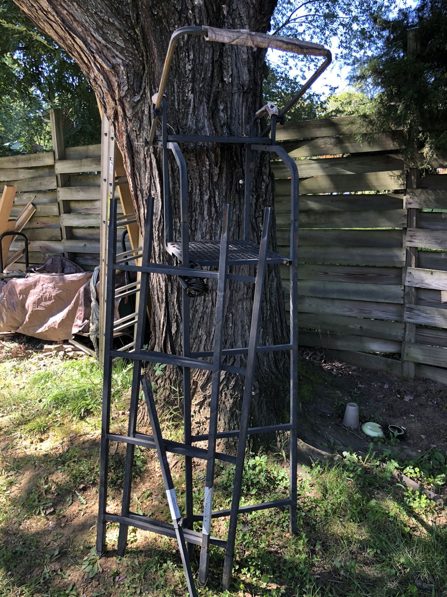 Tree stand
