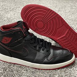 Men’s AIR JORDAN ‘1 Mid Black Red’ Sneakers Size US 14